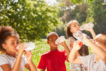 kids drinking water