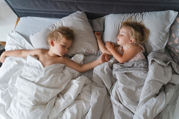 siblings sleeps